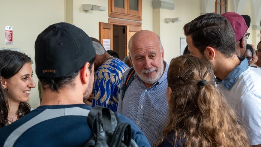 Il prorettore Gaidano assieme ad alcuni studenti della Scuola di Lingua e Cultura Italiana della Comunità di Sant’Egidio
